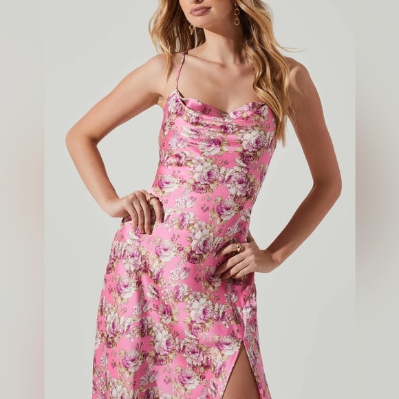 Astr Dresses & Skirts - ASTR The Label Gaia floral midi dress in Icy Pink Floral